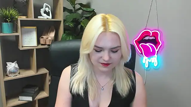 SweetLilyxo online show from 03.24.26