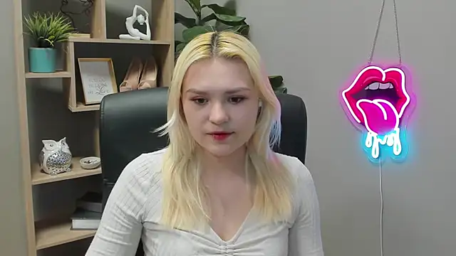 SweetLilyxo online show from 04.08.26