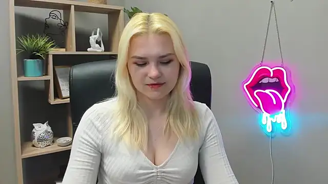 SweetLilyxo online show from 05.06.26