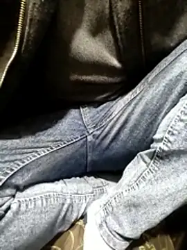 Snapshot of Aww21 chatting on 03.29.26 Aww21 online show from 03.29.26