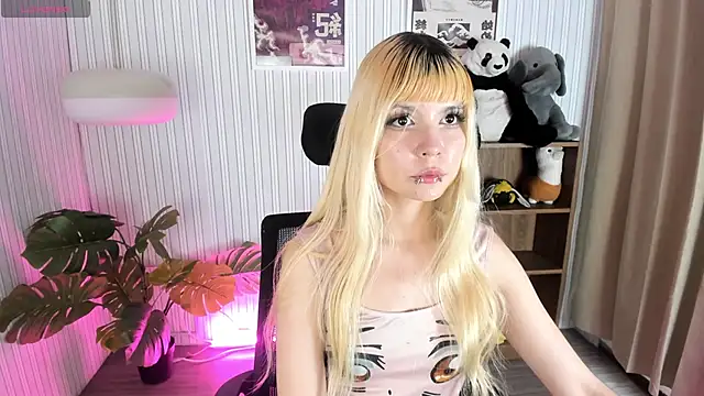 Laukyubey1 online show from 03.16.26