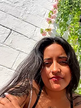 Snapshot of Annie_Alicee chatting on 02.11.26 Annie Alicee online show from 02.11.26