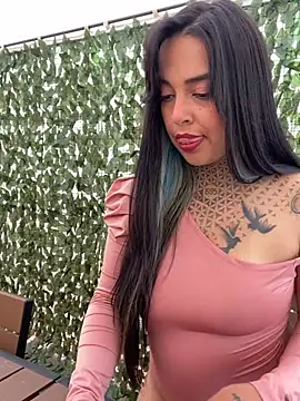 Snapshot of Annie_Alicee chatting on 02.14.26 Annie Alicee online show from 02.14.26