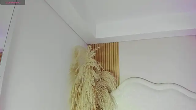 rebeca taylor online show from 03.04.26