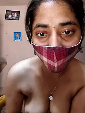 Snapshot of Kitti-Sharma chatting on 06.27.26 Kitti-Sharma online show from 06.27.26