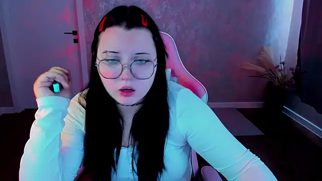 Kira G0ld online show from 04.04.26