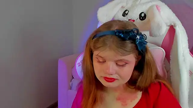 ChloeHalses online show from 05.12.26