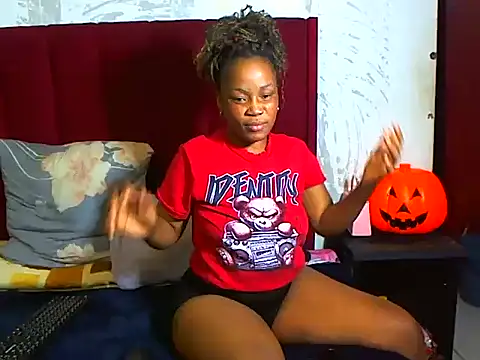 Lindabee34 online show from 02.24.26