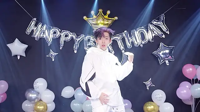 Snapshot of BTS-007 chatting on 03.15.26 BTS-007 online show from 03.15.26