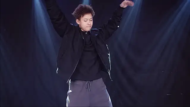 Snapshot of BTS-007 chatting on 03.25.26 BTS-007 online show from 03.25.26