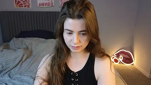 LovingWhisperr online show from 03.05.26