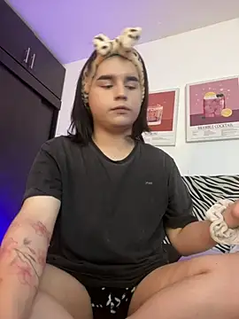 Daniellesins1 online show from 04.08.26