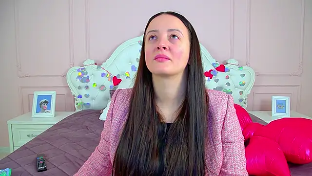 ElinaBellucci online show from 02.13.26