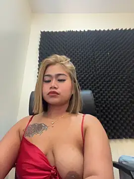 Snapshot of vien_pussy69 chatting on 06.07.26 vien pussy69 online show from 06.07.26