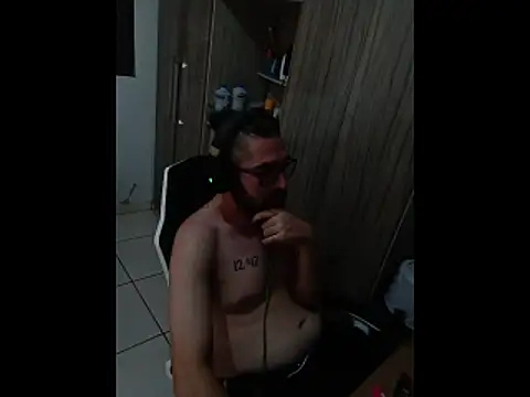 Redlovecouple online show from 02.13.26