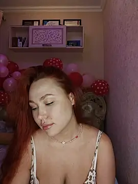 LolaaMint  online show from 02.18.26