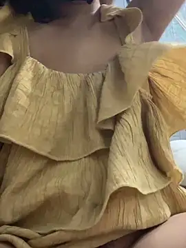 Miu Xinh online show from 03.17.26