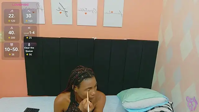 Snapshot of tightlittleebony chatting on 04.19.26 tightlittleebony online show from 04.19.26