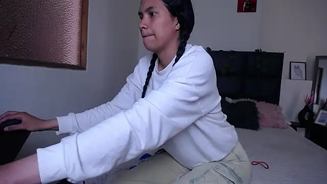 Snapshot of Julieta_Parker chatting on 02.17.26 Julieta Parker online show from 02.17.26