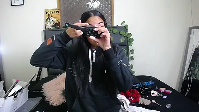 Julieta Parker online show from 03.21.26