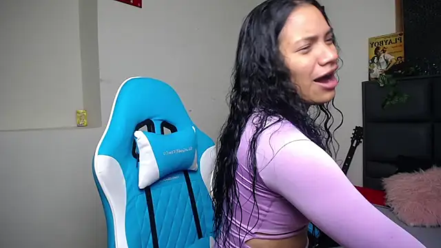 Julieta Parker online show from 04.10.26