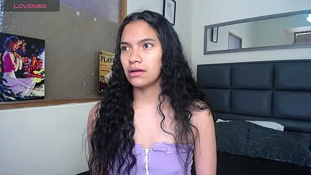 Snapshot of Julieta_Parker chatting on 07.16.26 Julieta Parker online show from 07.16.26