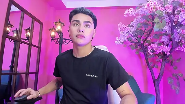 Snapshot of FemNoa chatting on 02.05.26 FemNoa online show from 02.05.26