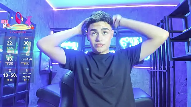 Snapshot of FemNoa chatting on 02.16.26 FemNoa online show from 02.16.26