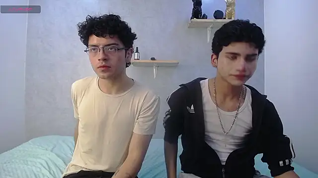 Snapshot of Eliotkinky chatting on 02.12.26 Eliotkinky online show from 02.12.26