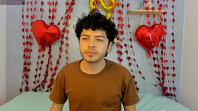 Snapshot of Eliotkinky chatting on 02.21.26 Eliotkinky online show from 02.21.26