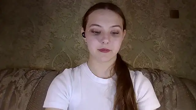 Snapshot of YuniNeko chatting on 02.14.26 YuniNeko online show from 02.14.26