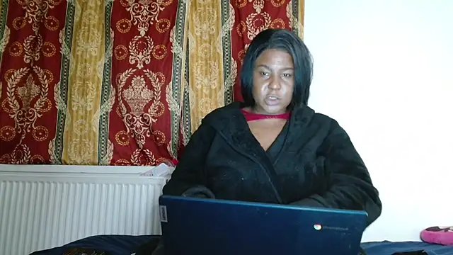 CurvySashia online show from 04.10.26