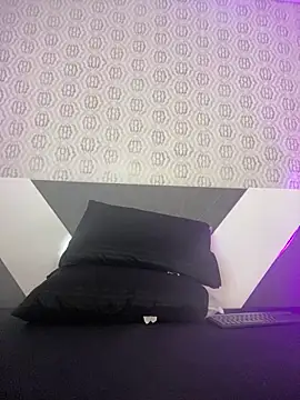 Mia rivers   online show from 04.12.26