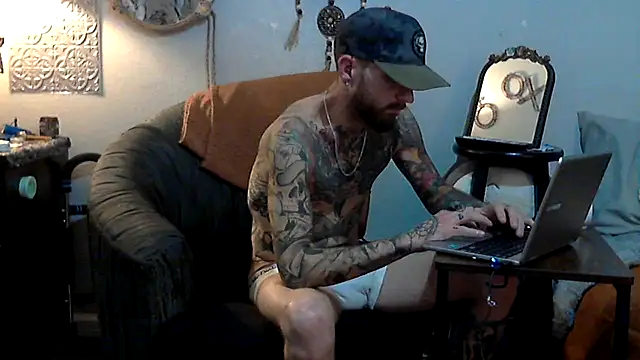 Snapshot of F_D_R_ chatting on 02.19.26 F D R online show from 02.19.26