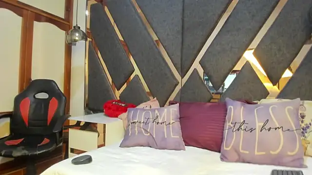 Snapshot of Maggyx chatting on 02.12.26 Maggyx online show from 02.12.26