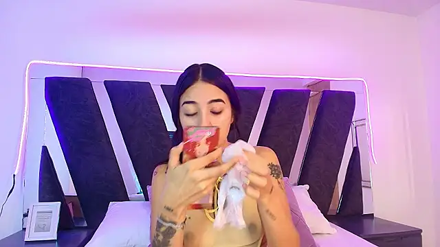 Snapshot of sophia_love__ chatting on 02.11.26 sophia love online show from 02.11.26