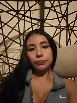 Snapshot of Chloe_Miller_2 chatting on 05.18.26 Chloe Miller 2 online show from 05.18.26