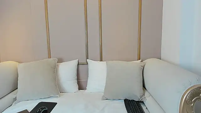 Snapshot of LisaLain chatting on 02.28.26 LisaLain online show from 02.28.26