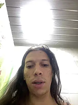 Snapshot of ale-noah chatting on 07.20.26 ale-noah online show from 07.20.26