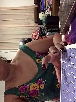 Snapshot of lady_candy85 chatting on 02.05.26 lady candy85 online show from 02.05.26