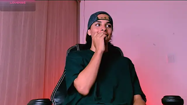 Snapshot of Dann-Winner chatting on 02.25.26 Dann-Winner online show from 02.25.26