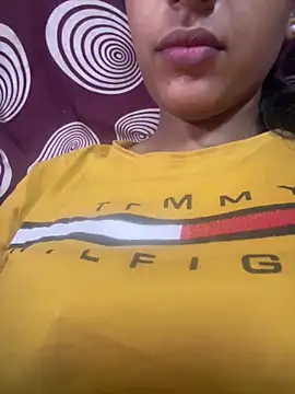 Snapshot of komalsharma99 chatting on 04.28.26 komalsharma99 online show from 04.28.26