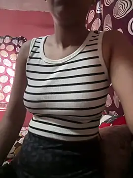 Snapshot of komalsharma99 chatting on 05.13.26 komalsharma99 online show from 05.13.26