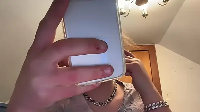 RaeganV online show from 02.26.26