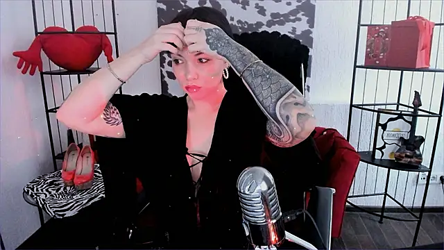 Snapshot of NeoGeisha chatting on 02.20.26 NeoGeisha online show from 02.20.26