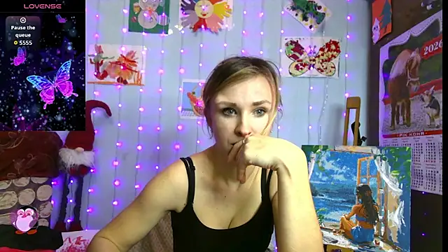 Snapshot of HarleyWidLife chatting on 02.10.26 HarleyWidLife online show from 02.10.26