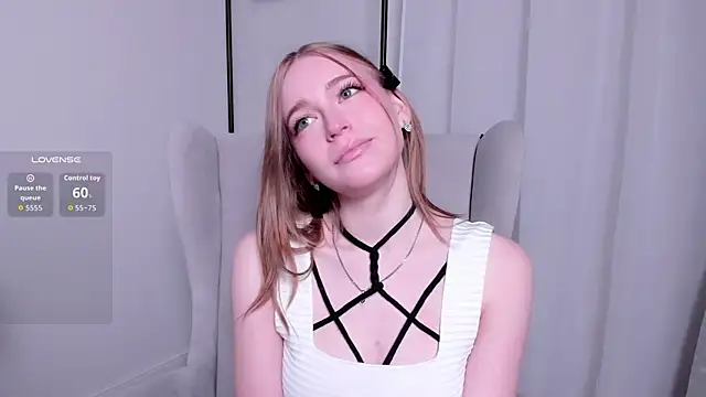 RowenaIanniello online show from 04.03.26