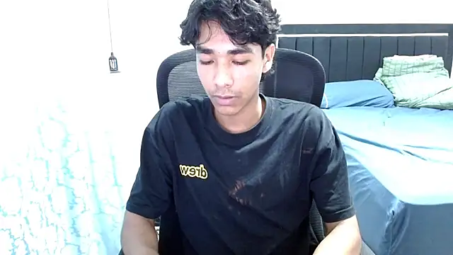 Pedestal diamant online show from 03.18.26