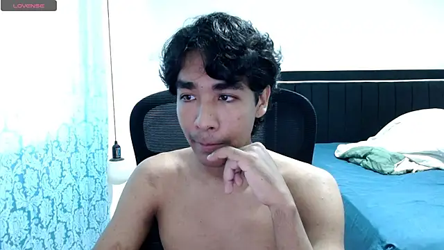 Snapshot of Pedestal_diamant chatting on 04.27.26 Pedestal diamant online show from 04.27.26