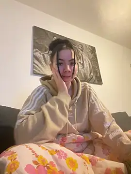 zoeelovee online show from 02.22.26